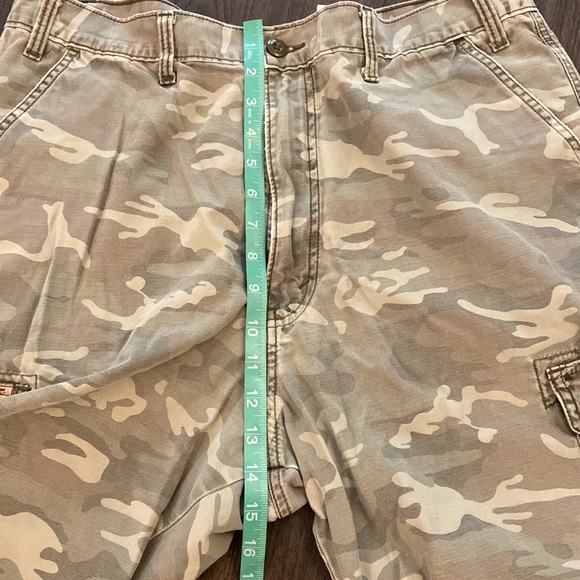 Levis Strauss Camouflage Cargo Shorts Mens Size 36 Camo Signature. - Picture 6 of 9